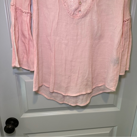 Unique Spectrum Light Pink Bell Sleeve Blouse size M - Picture 6 of 8